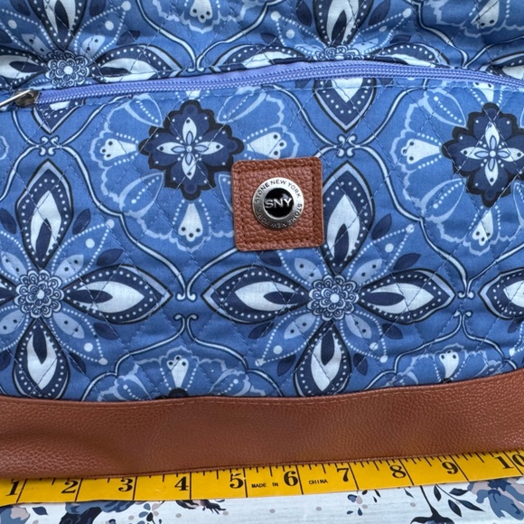 Paisley Blue & Tan Purse New with tags - Picture 2 of 4